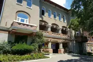 Pravoslavnyy imeni Svyatitelya Luki Pansionat, Alupka