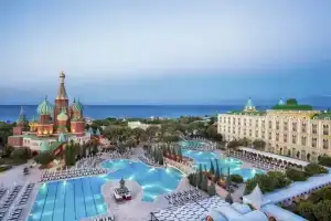 Kremlin Palace Hotel, Lara