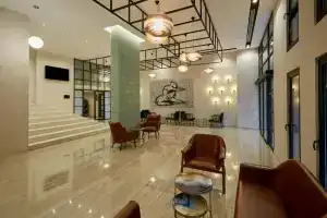 ETER Hotel, Golem
