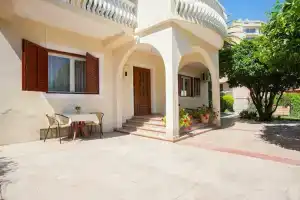 Vila Mitrovic, Budva