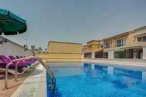 J5 Villas Holiday Homes Barsha Gardens, Dubai