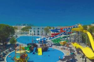 Prestige Resort, Golem