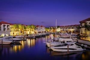 Naples Bay Resort & Marina, Naples
