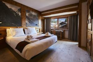 Eight Cortina, Cortina d'Ampezzo