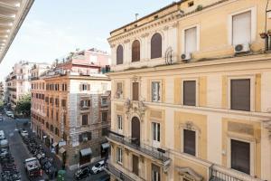 Circle In The Square, Rome