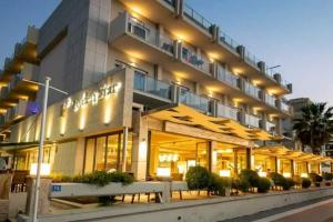 Golden Star City Resort, Perea