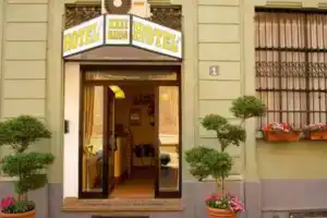 Hotel 22 Marzo, Milan