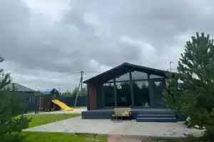 Retrit Pleys Cottage, Novoroshchino