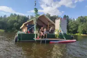 Dom na vode Alica_yacht Camping, Menzhinets