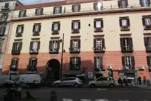 Santa Lucia 50, Naples