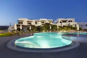 Santa Maria Luxury Suites & Spa, Adamas