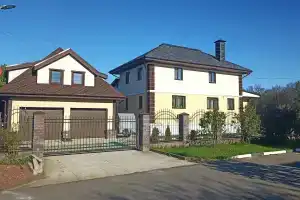 Horomy v Dobrom Hotel, Orel