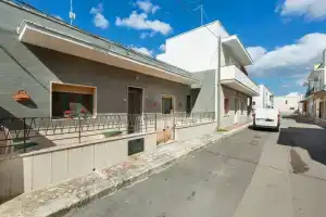 Kalinifta Rooms Apartment, Torre Lapillo