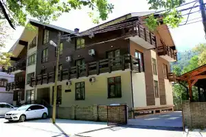 Dacha Na Berezovoi Apartments, Estosadok
