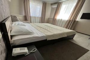 Mirazh Hotel, Upravlencheskiy