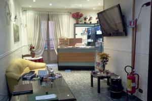 Hotel Poker, Naples