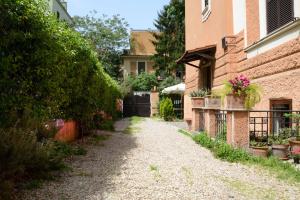 A Vinicius et Mita, Rome