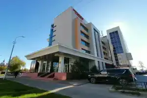 Metropolis Hotel, Surgut