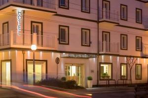 Card International Hotel, Rimini