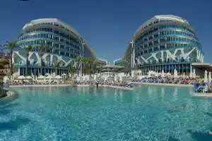 Vikingen Infinity Resort & Spa, Avsallar