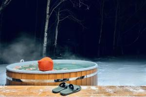 Barn & Chan Cottage, Pashino