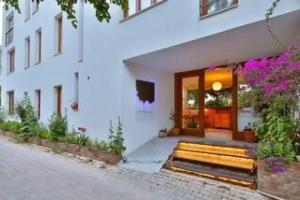 Mare Nostrum Apart, Kas