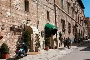 Il Palazzo, Assisi