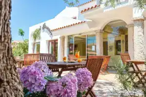 Hotel Bonsai, San Teodoro