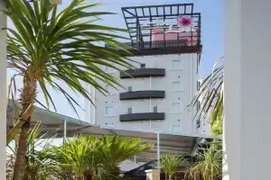 Hotel Lei, Funabashi