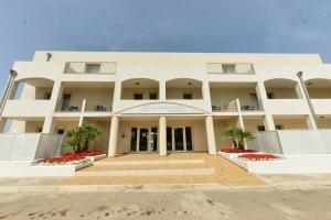 Donnosanto Hotel, Torre Santa Sabina