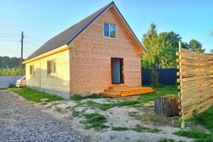 Domik s bankoy Cottage