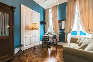 Sokroma Kupecheskij Dom Apartments