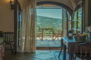 To Stefani tis Makrinas, Makrinitsa
