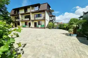 Kolibri Guest House, Agoy