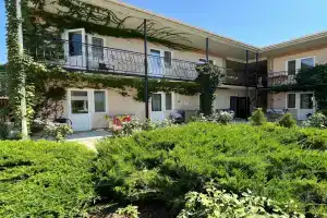 Zelyonyy dvorik Guest house, Saky