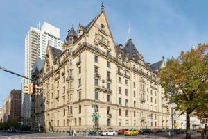 La Quinta by Wyndham City Central Park Hotel