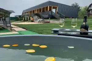 Mesto Sily Camping, Marino