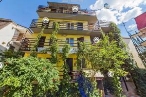 ValeoMama Hotel, Saky