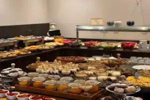 Hotel Pine, Tivat