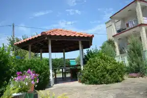 Manor Beach Kazantip Guest house, Shcholkine