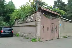 Crossway Hotel, Tbilisi