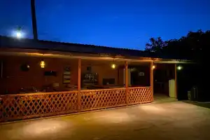 Gostevoy Dom Alakhadzy, Alakhadzi