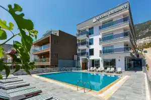 Mogons Exclusive, Kalkan