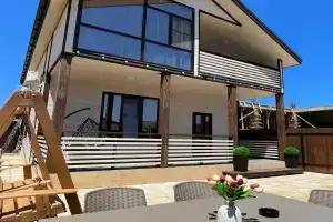 Merrysun Cottage, Izbarbash