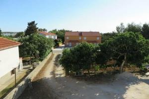 Guest House «Nevija», Vrsi