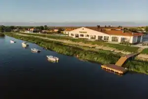 Ryibzavod Hotel, Samosdelka