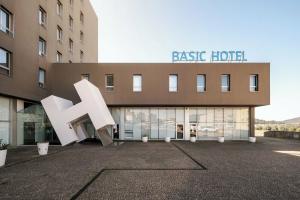 Basic Braga by Axis, Braga