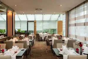 Leonardo Hotel Köln Bonn Airport, Koln