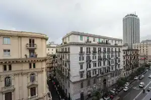 Le 4 Stagioni Dante H Napoli Centro by ClaPa Group Dislocated Hospitality, Naples