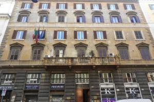 Nakissa Inn, Rome